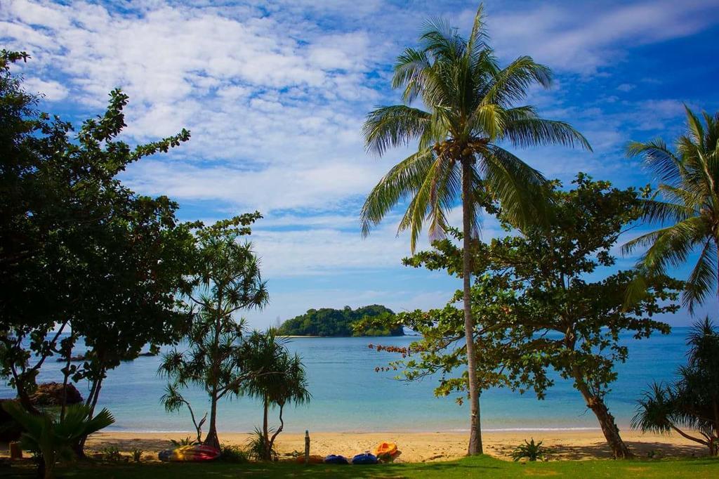 Kohjum Freedom Resort Koh Jum Exterior foto