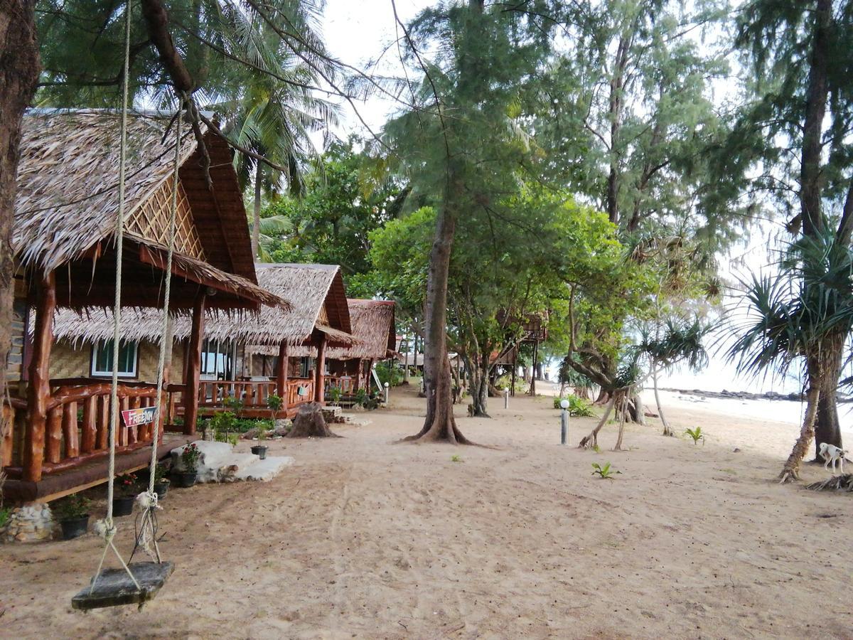 Kohjum Freedom Resort Koh Jum Exterior foto